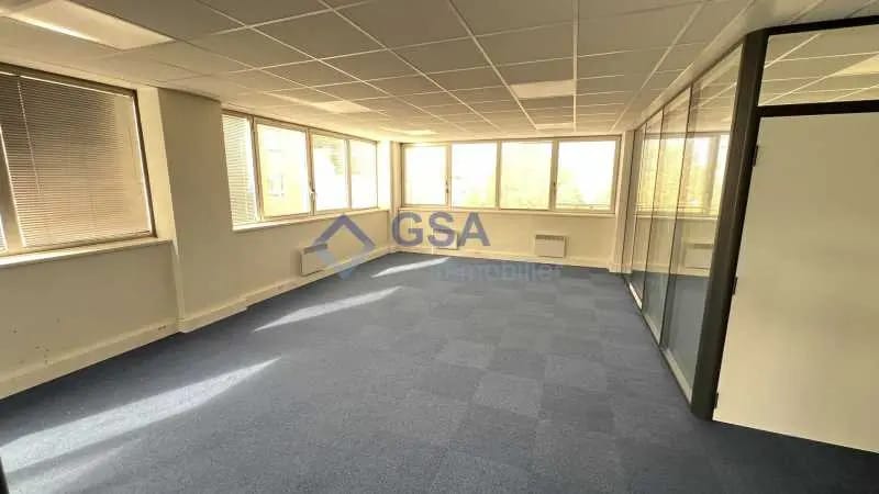 Office in Évry-Courcouronnes for lease - Interior Photo - Image 2 of 6