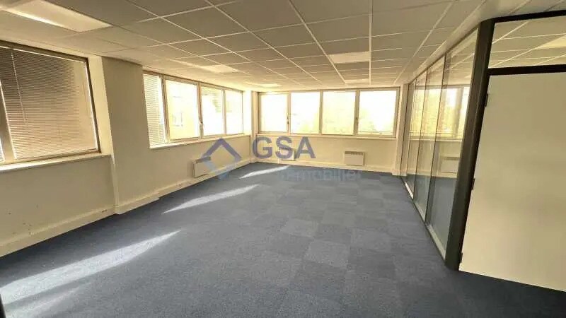 Bureau dans Évry-Courcouronnes à louer - Photo intérieure - Image 2 de 6