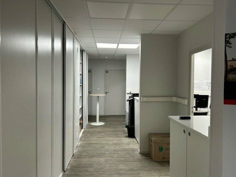 130 Rue Du Rempart, Tours for lease - Interior Photo - Image 3 of 6
