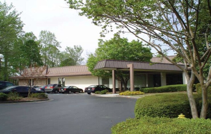 5040 Snapfinger Woods Dr, Decatur, GA à louer - Photo du bâtiment - Image 2 de 31
