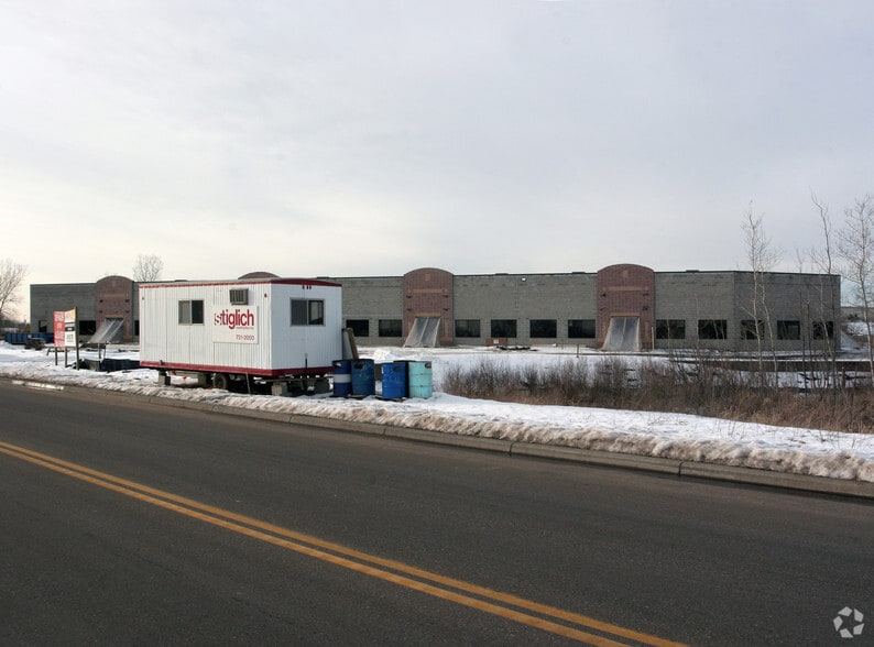 580-600 Hayward Ave, Oakdale, MN for sale - Building Photo - Image 3 of 22