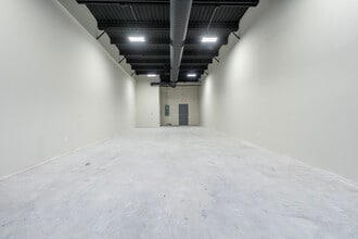 7241 Lawndale St, Houston, TX for lease Interior Photo- Image 2 of 6