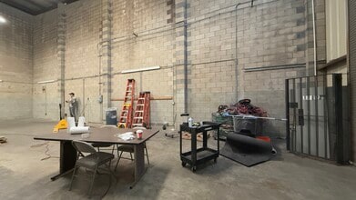 2007 Democrat St, Honolulu, HI for lease Interior Photo- Image 1 of 19