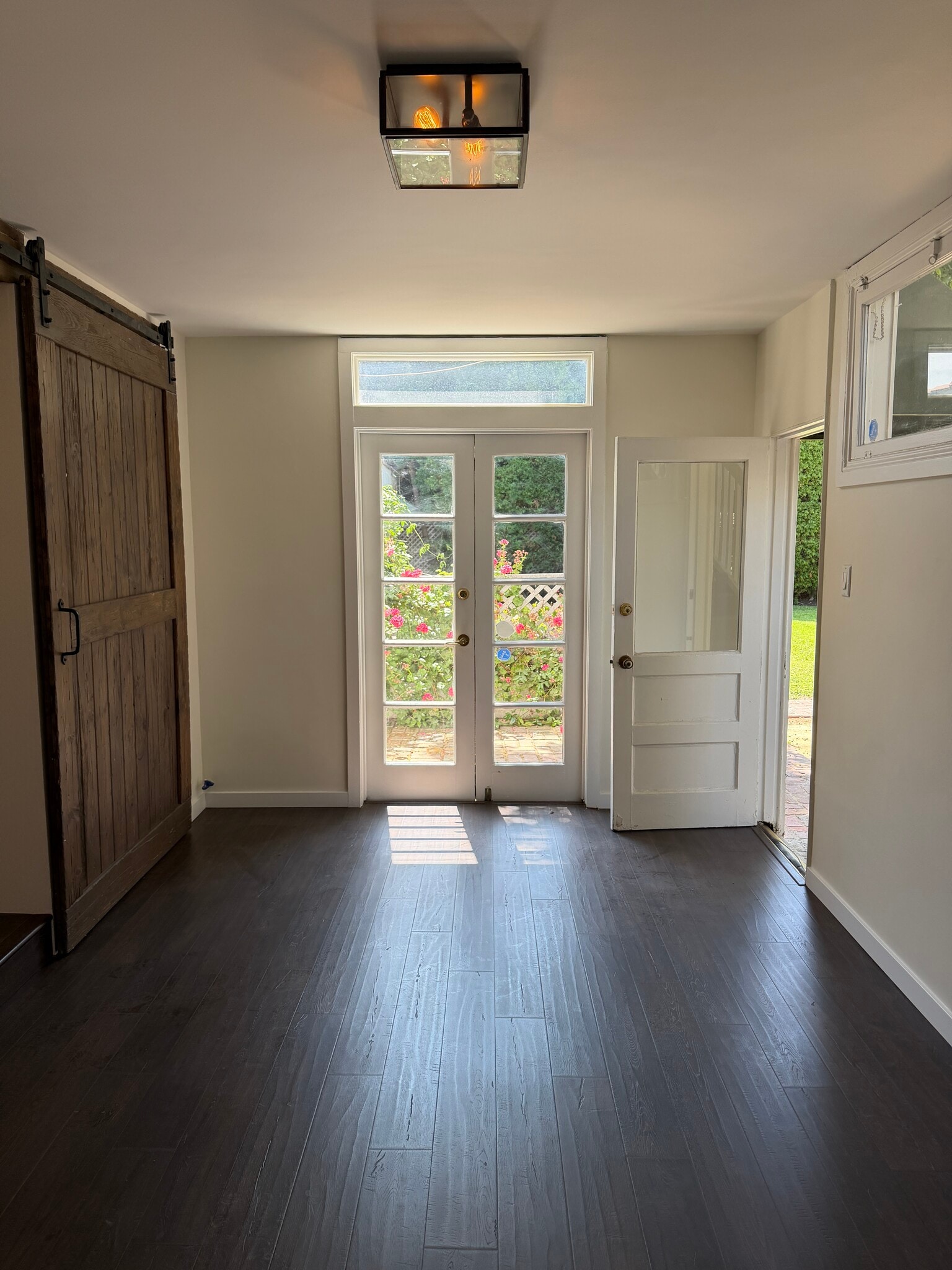 1333 Ocean Ave, Santa Monica, CA for lease Interior Photo- Image 1 of 5