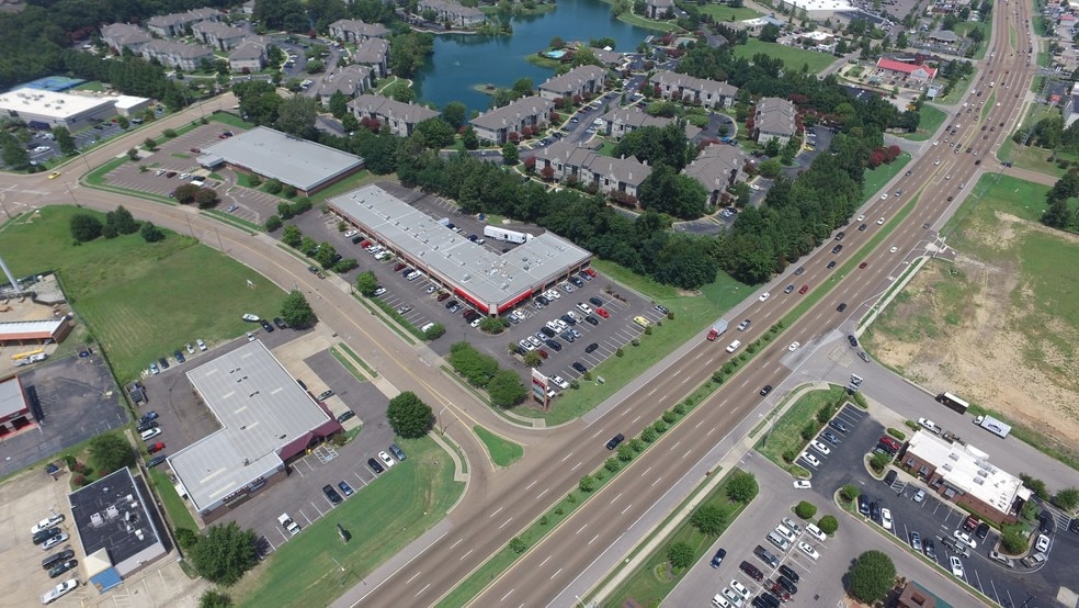 1425 Germantown Pky, Cordova, TN à louer - Photo du bâtiment - Image 2 de 11