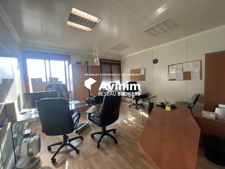 Flex in Corbas for lease - Interior Photo - Image 3 of 4