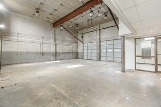 2207 Saint James Church Rd, Wilmington, DE for lease Interior Photo- Image 2 of 17