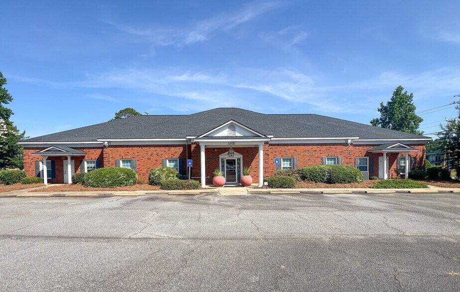 1201 Stuart Ave, Albany, GA à vendre - Photo du bâtiment - Image 2 de 11