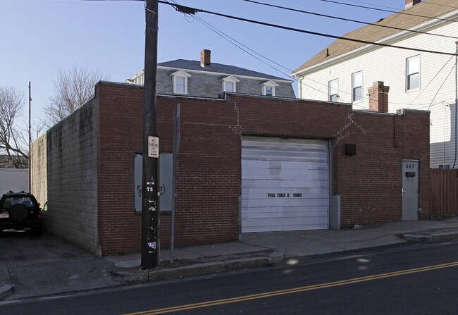 Plus de détails pour 667 Wickenden St, Providence, RI - Industriel à louer