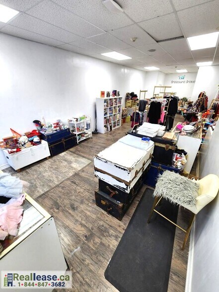 155-165 Main St W, Shelburne, ON à louer - Photo du bâtiment - Image 3 de 7