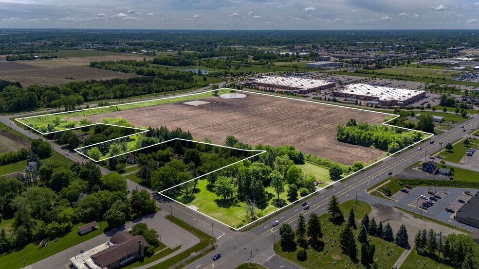 5950 Bay Rd, Saginaw, MI à vendre - Photo du bâtiment - Image 2 de 7