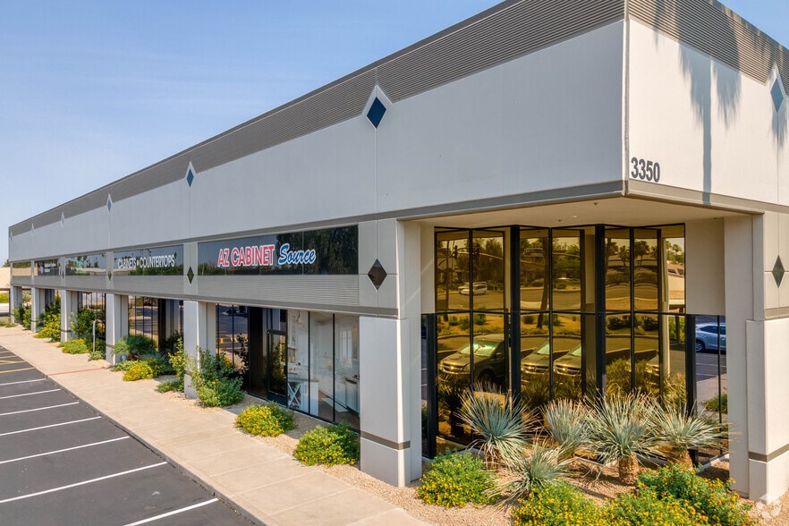 3350 N Arizona Ave, Chandler, AZ à louer - Photo du bâtiment - Image 2 de 3