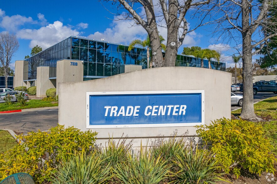 7330 Trade St, San Diego, CA à louer - Photo du bâtiment - Image 3 de 12