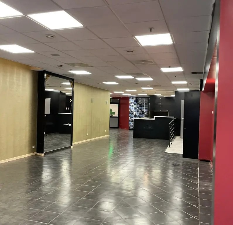 Retail in Dijon for sale Interior Photo- Image 1 of 5