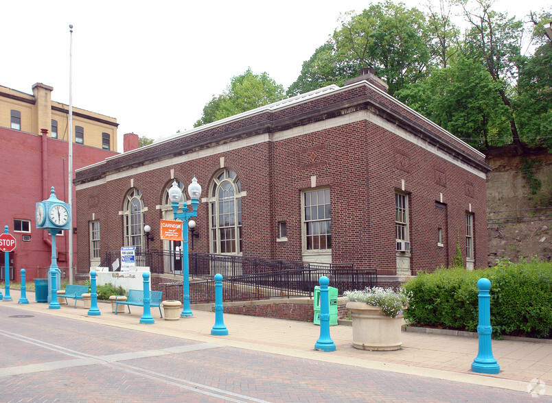 132 E Main St, Carnegie, PA for sale - Primary Photo - Image 1 of 1