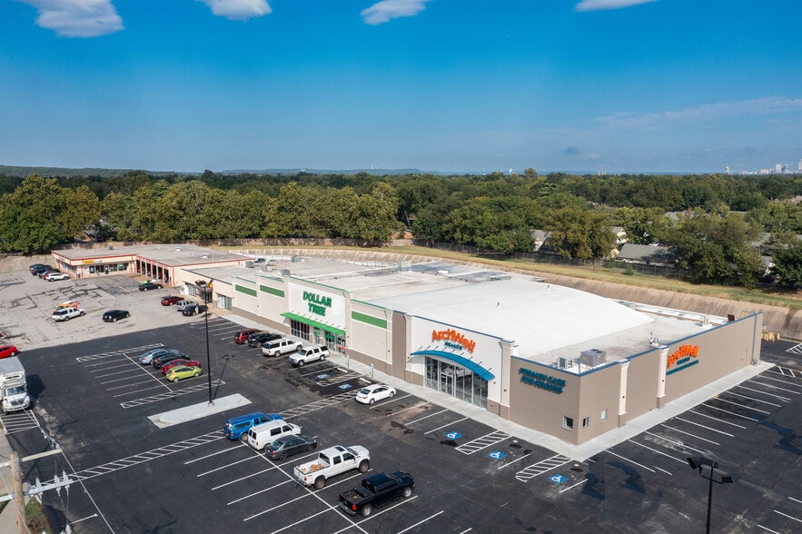 2235 E 61st St, Tulsa, OK for sale - Building Photo - Image 1 of 4