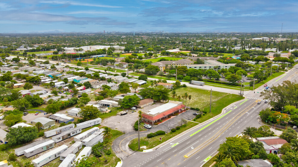 271 NE 48th St, Deerfield Beach, FL à louer - Photo du bâtiment - Image 2 de 6