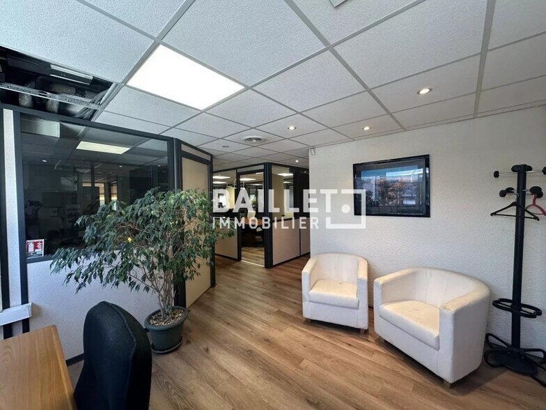 Office in Villeneuve-Loubet for sale - Interior Photo - Image 2 of 21