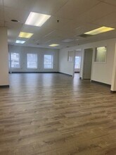 38 R Merrimac St, Newburyport, MA for lease Interior Photo- Image 2 of 7