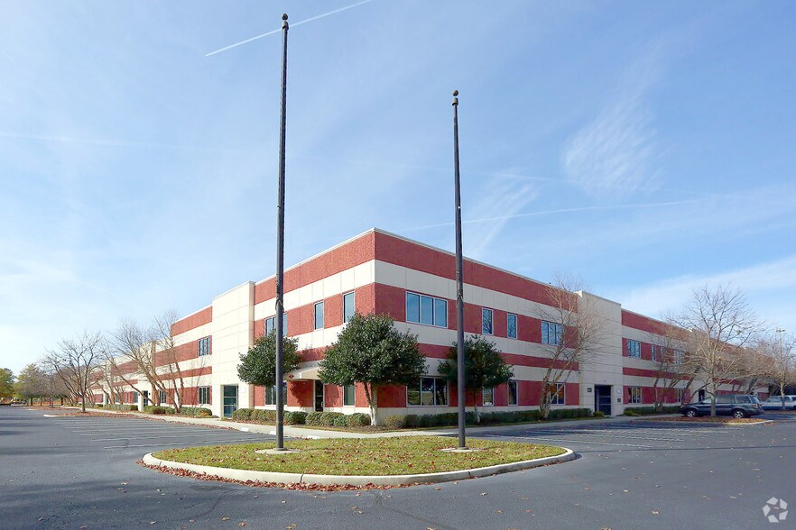 7421 Central Business Park Dr, Norfolk, VA à louer - Photo du bâtiment - Image 2 de 10