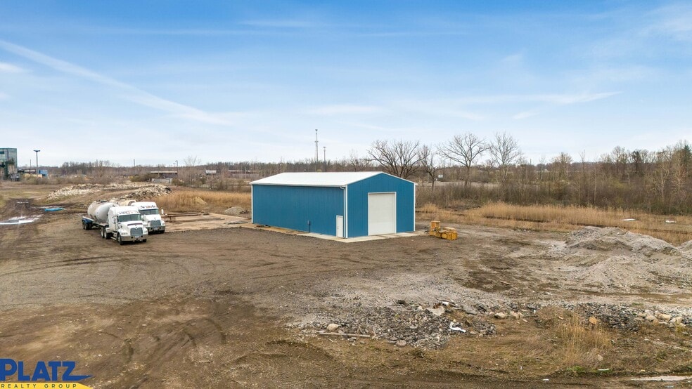 1328 N River Rd NW, Warren, OH for lease - Building Photo - Image 1 of 11