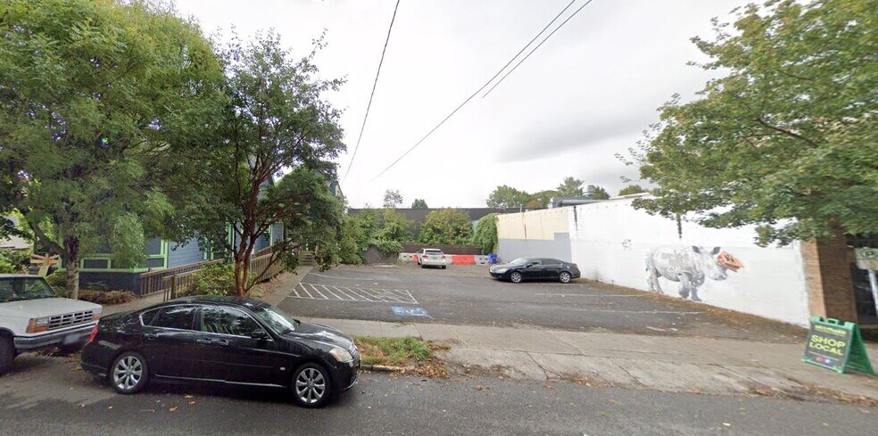1328 SE Morrison St, Portland, OR à vendre - Photo du bâtiment - Image 2 de 7