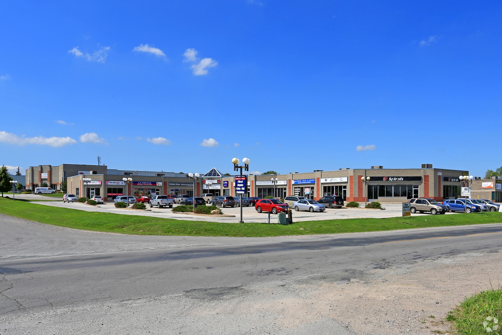 250 Bayview Dr, Barrie, ON for lease Primary Photo- Image 1 of 5