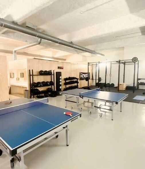 1 Rue De Saint-Pétersbourg, Paris for lease - Interior Photo - Image 3 of 3