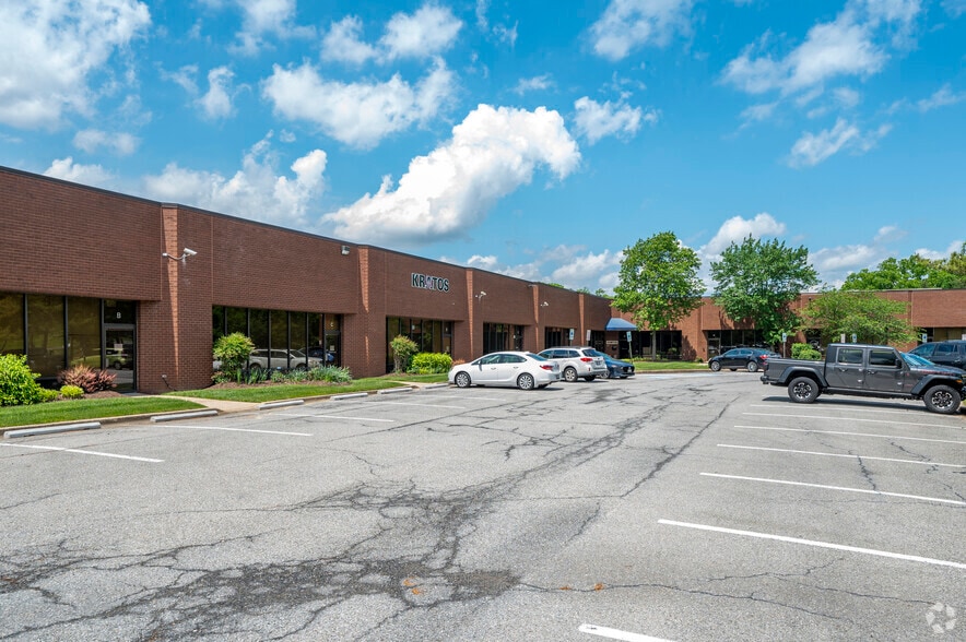 5200 Philadelphia Way, Lanham, MD for sale - Primary Photo - Image 1 of 13
