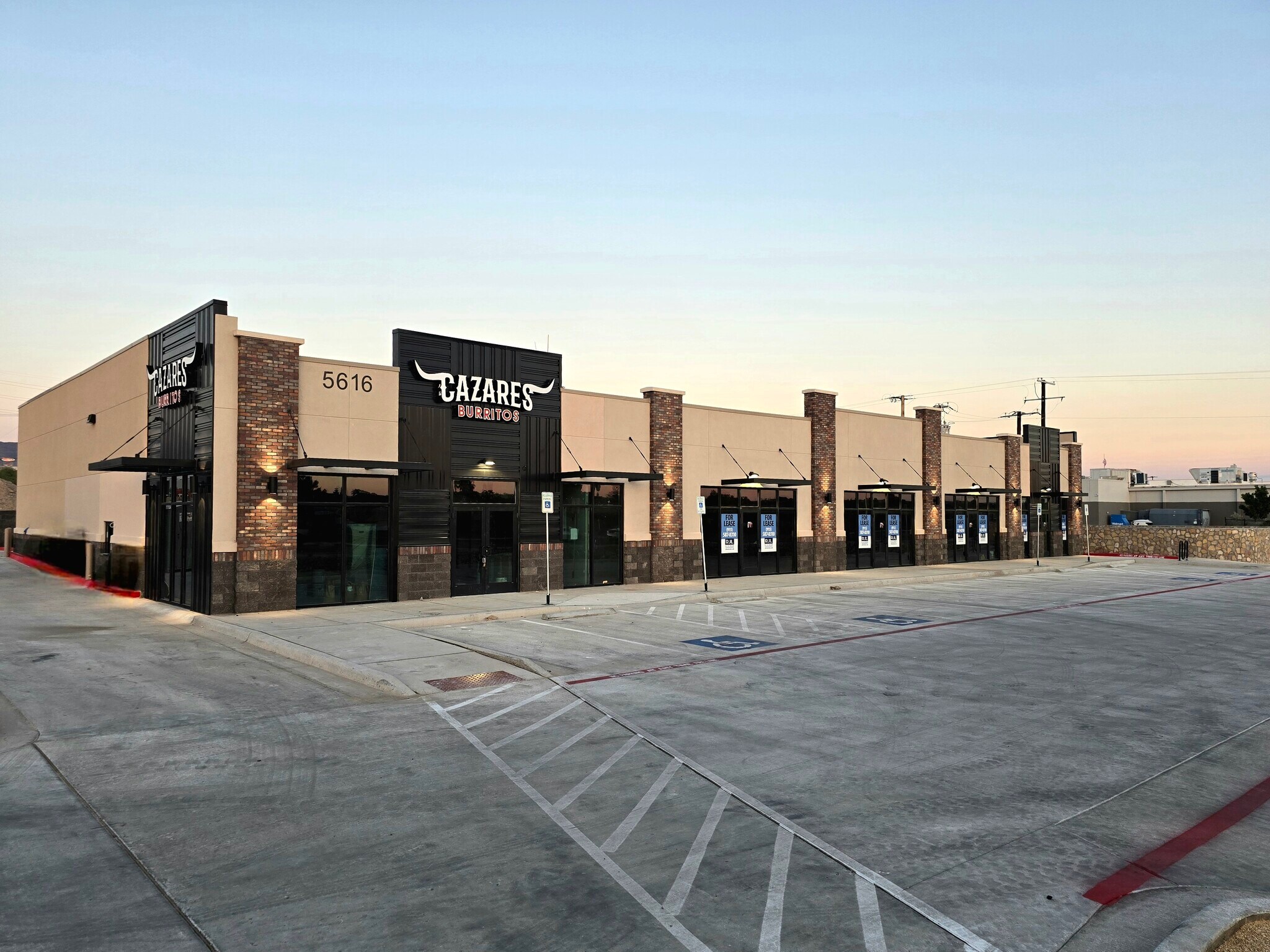 5616 Doniphan Dr, El Paso, TX à louer Photo du bâtiment- Image 1 de 8