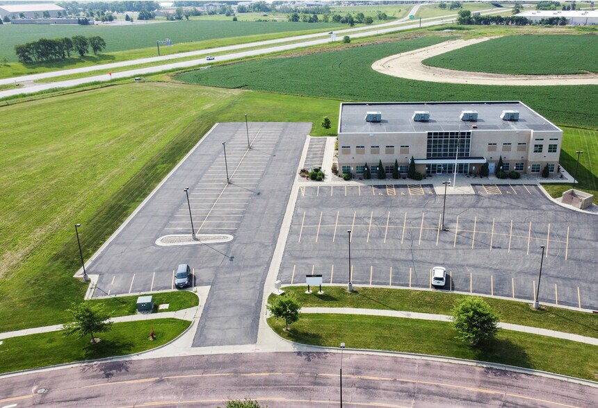 2324 Research Park Way, Brookings, SD à vendre - Photo du bâtiment - Image 1 de 12