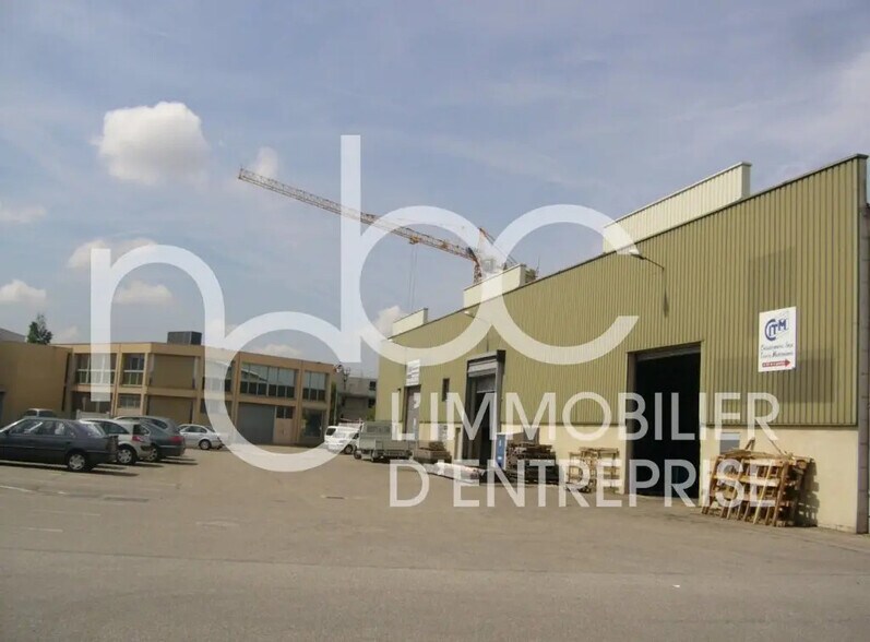 Flex in Chassieu for lease - Building Photo - Image 1 of 8