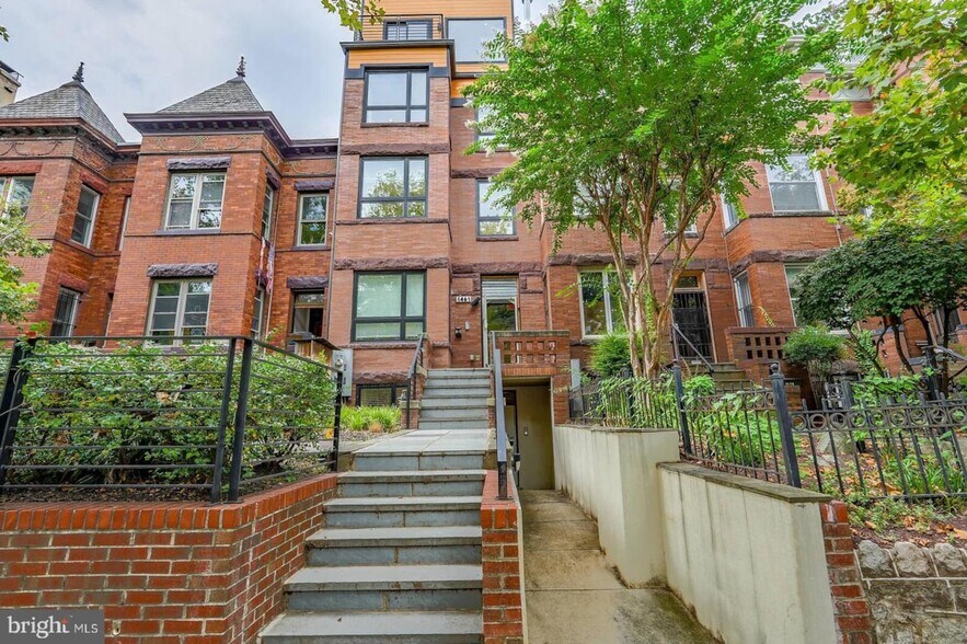 1461 Chapin St NW, Washington, DC à vendre - Photo du bâtiment - Image 2 de 67