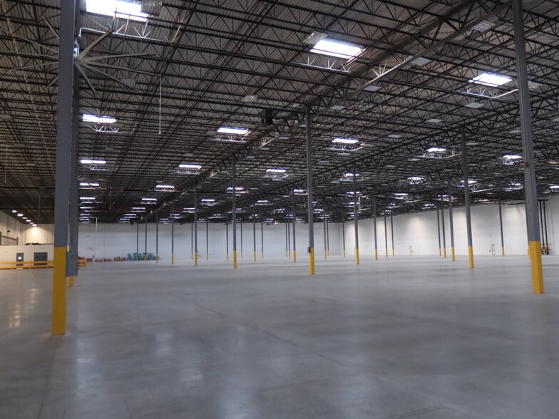 621 Lincoln County Parkway Ext, Lincolnton, NC for lease - Interior Photo - Image 3 of 10