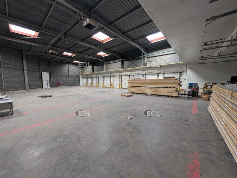 Industrial in Orly for lease - Interior Photo - Image 2 of 9