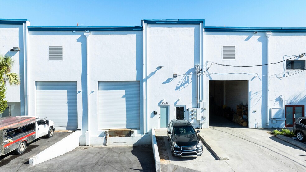 1350-1390 Hammondville Rd, Pompano Beach, FL à louer - Photo du bâtiment - Image 3 de 14
