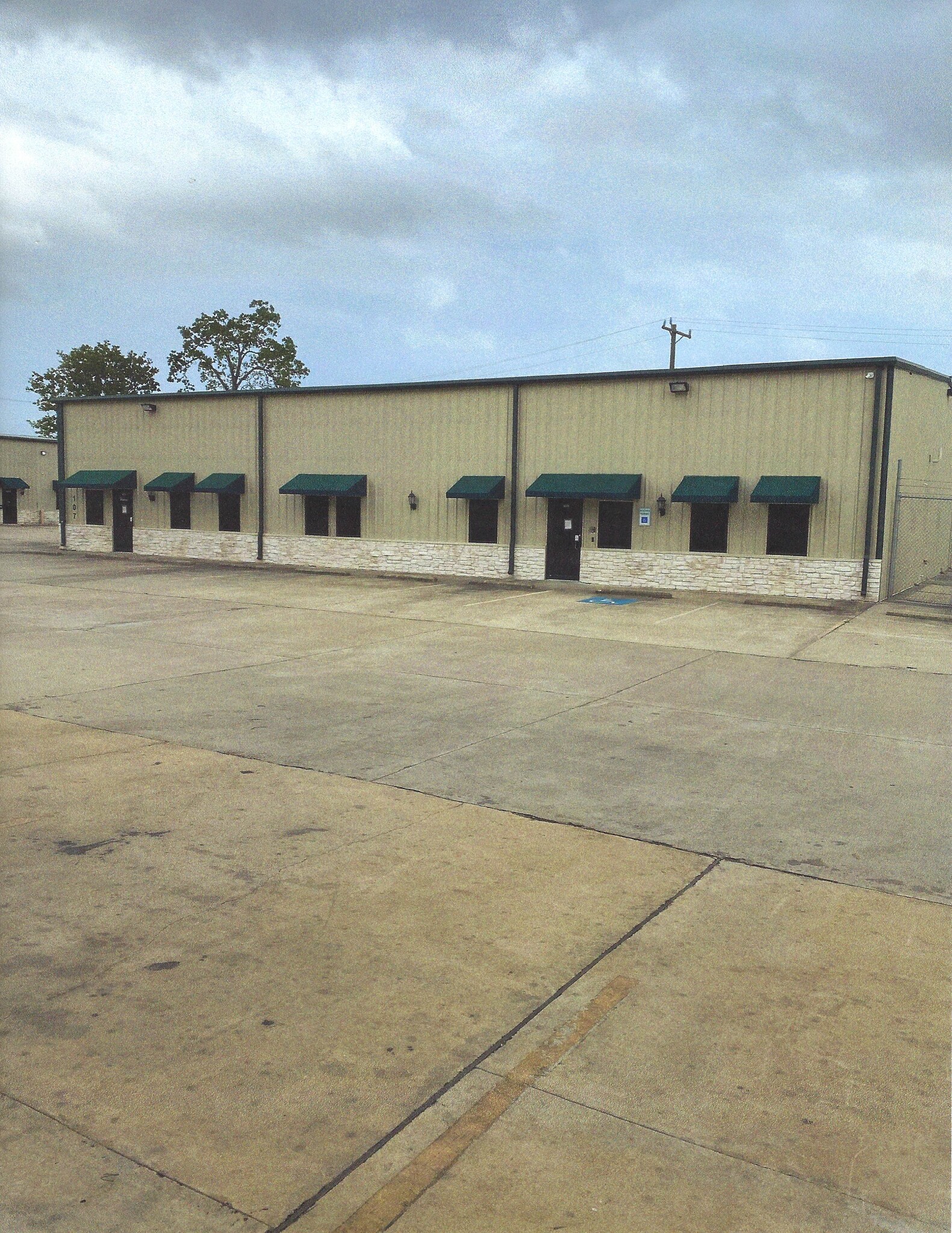 2418 N Frazier St, Conroe, TX for sale Building Photo- Image 1 of 1