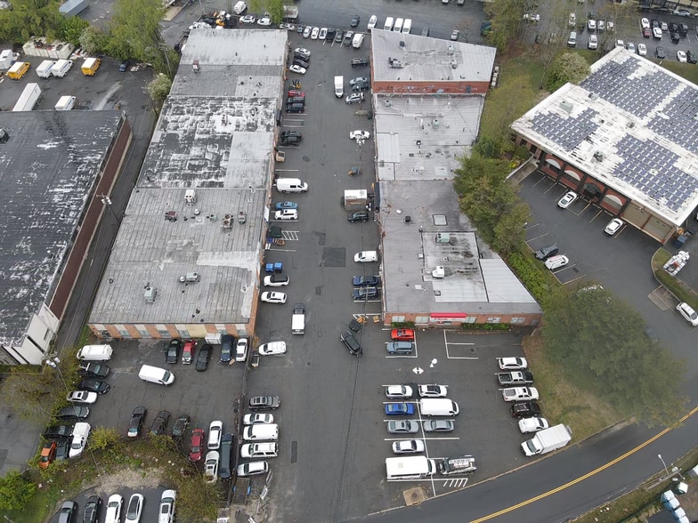 101 DuPont St, Plainview, NY for lease - Building Photo - Image 2 of 3