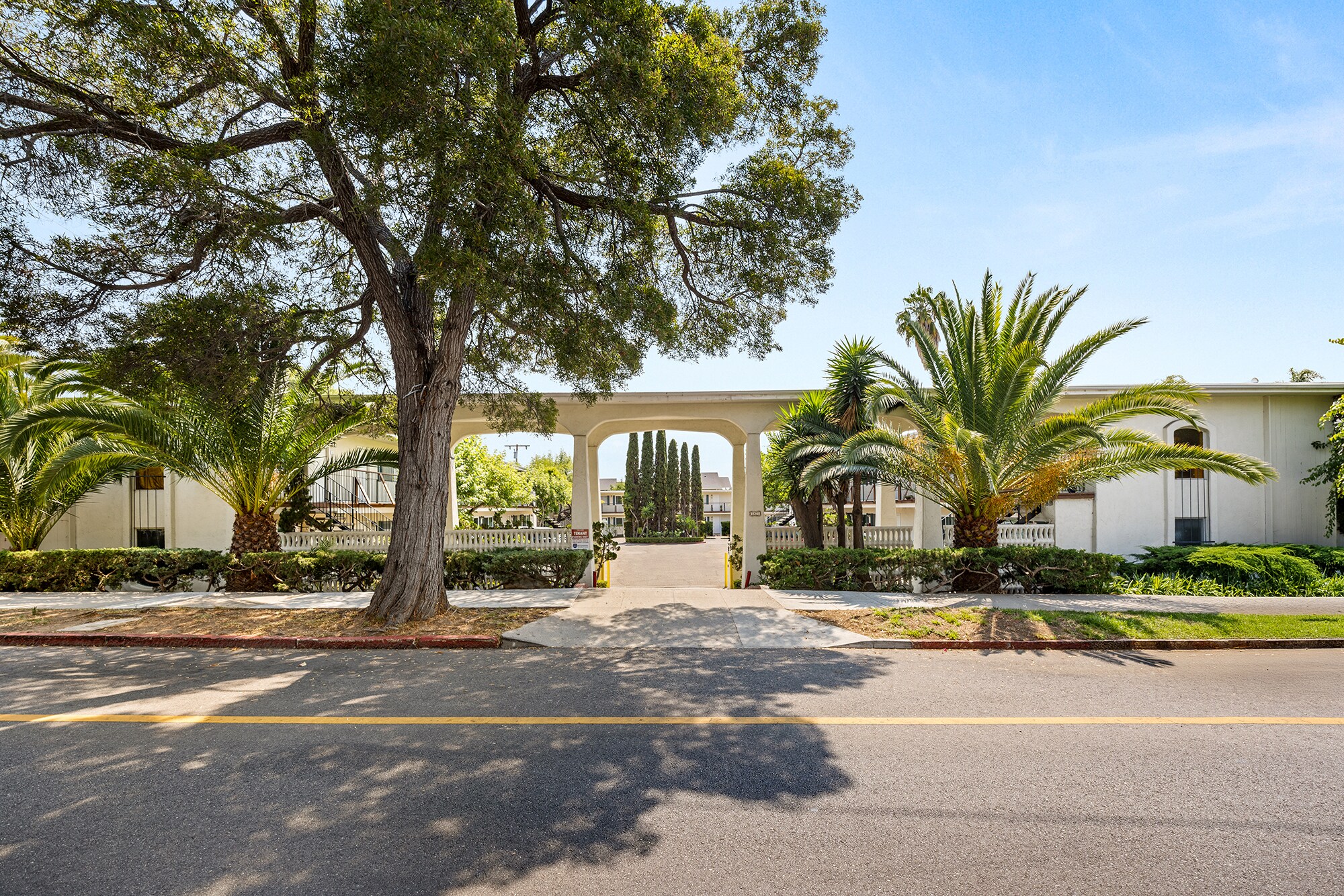 1825 Chapala St, Santa Barbara, CA à vendre Photo du bâtiment- Image 1 de 21