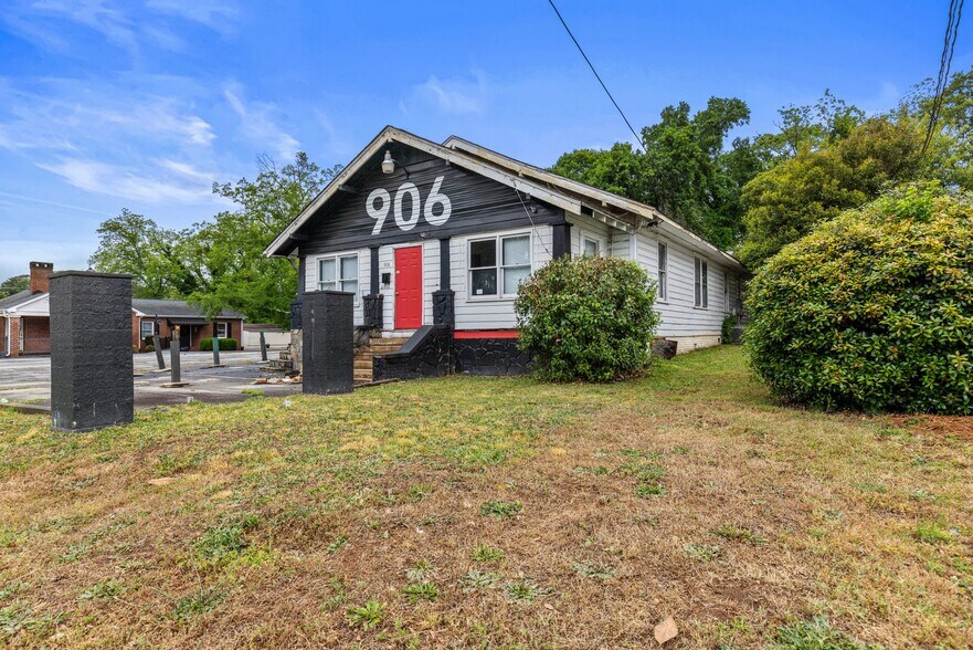 906 W Poinsett St, Greer, SC à vendre - Photo du bâtiment - Image 1 de 18