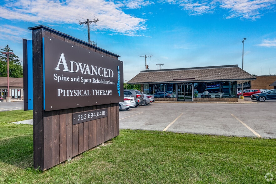 6220 Washington Ave, Racine, WI for lease - Building Photo - Image 2 of 29