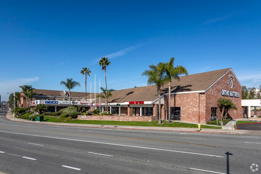 1400 Camino de la Reina, San Diego, CA à louer - Photo du bâtiment - Image 2 de 4