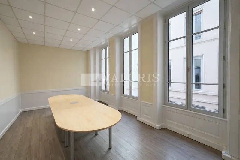 19 Rue De L'Arbre Sec, Lyon for lease - Interior Photo - Image 2 of 12