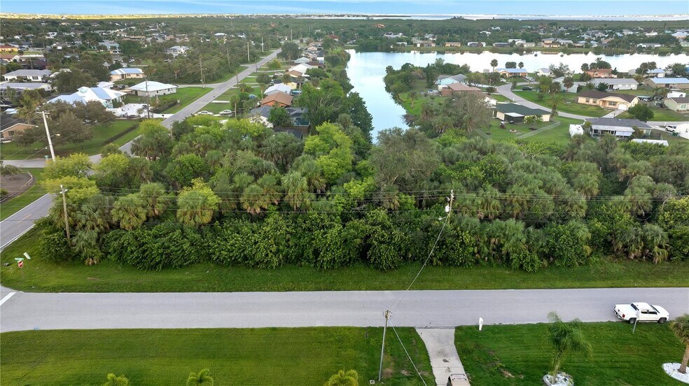 Port Charlotte, FL Bundle / 11 Lots portfolio of 11 properties for sale on LoopNet.ca - Building Photo - Image 3 of 8