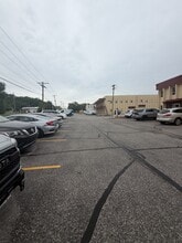 3051-3121 Merriam Ln, Kansas City, KS for lease Building Photo- Image 2 of 6