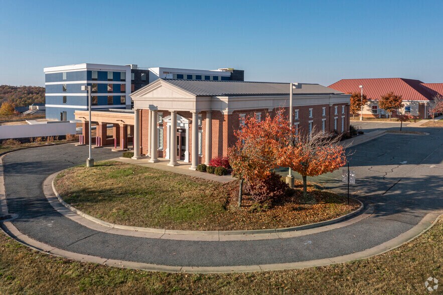 9745 Patriot Hwy, Fredericksburg, VA à louer - Photo du bâtiment - Image 3 de 10