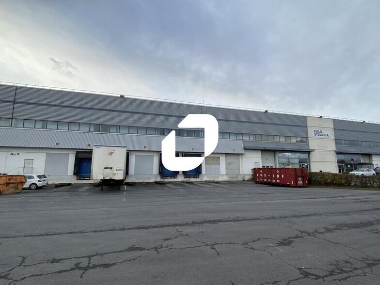 Industrial in Le Plessis-Belleville for lease - Building Photo - Image 2 of 15