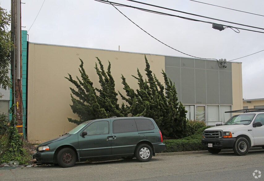 2214-2226 American Ave, Hayward, CA à vendre - Photo du bâtiment - Image 3 de 5