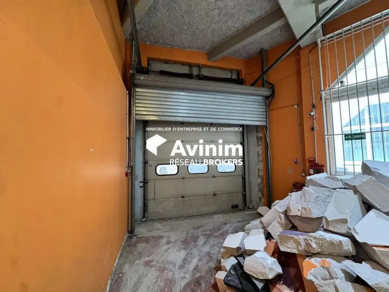 Industrial in Aubervilliers for lease Interior Photo- Image 1 of 3