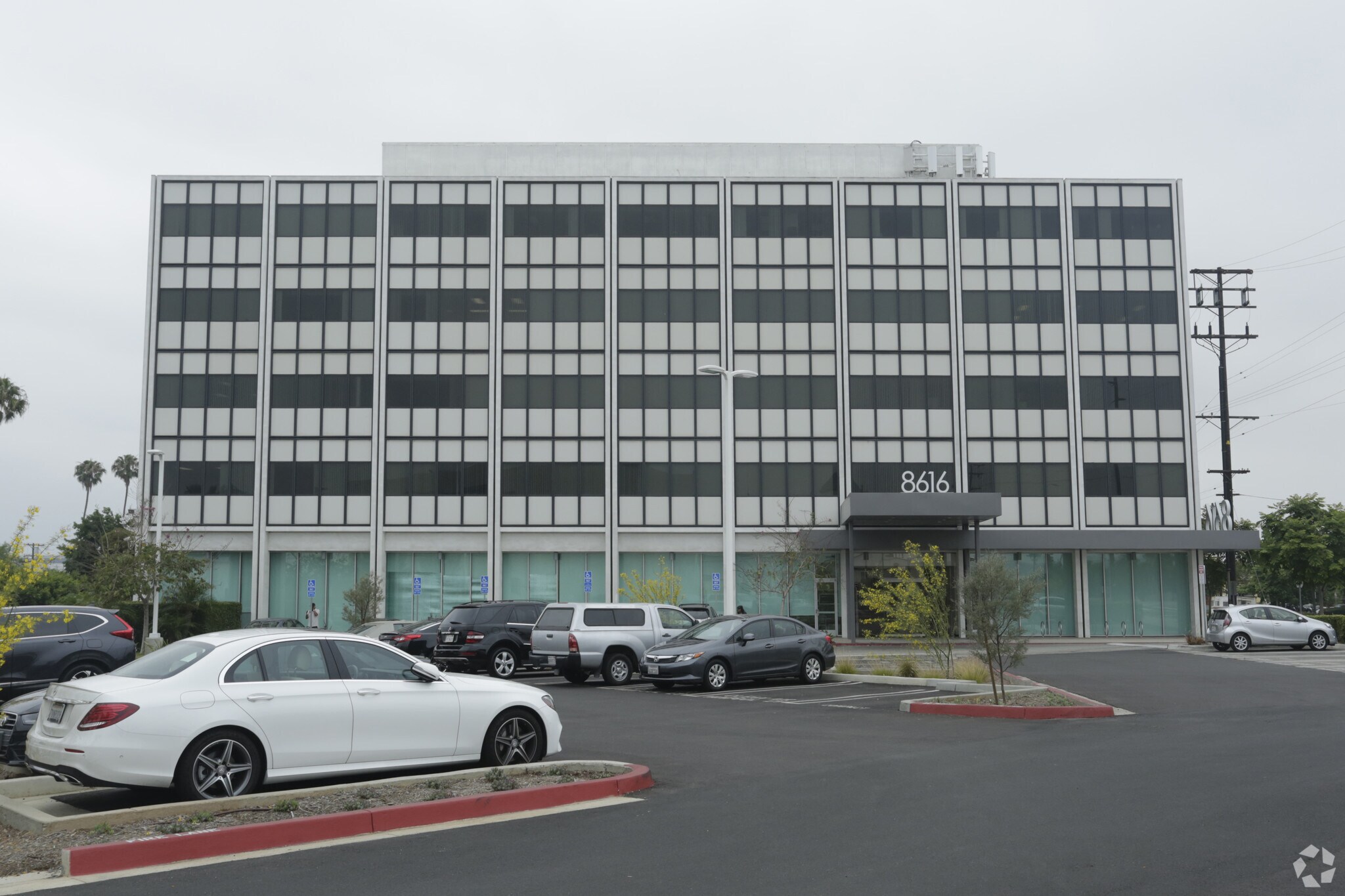 8616 La Tijera Blvd, Los Angeles, CA à louer Photo du bâtiment- Image 1 de 12